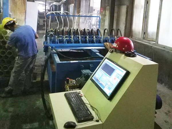 玻璃鋼膜殼外表面打磨機 (3)